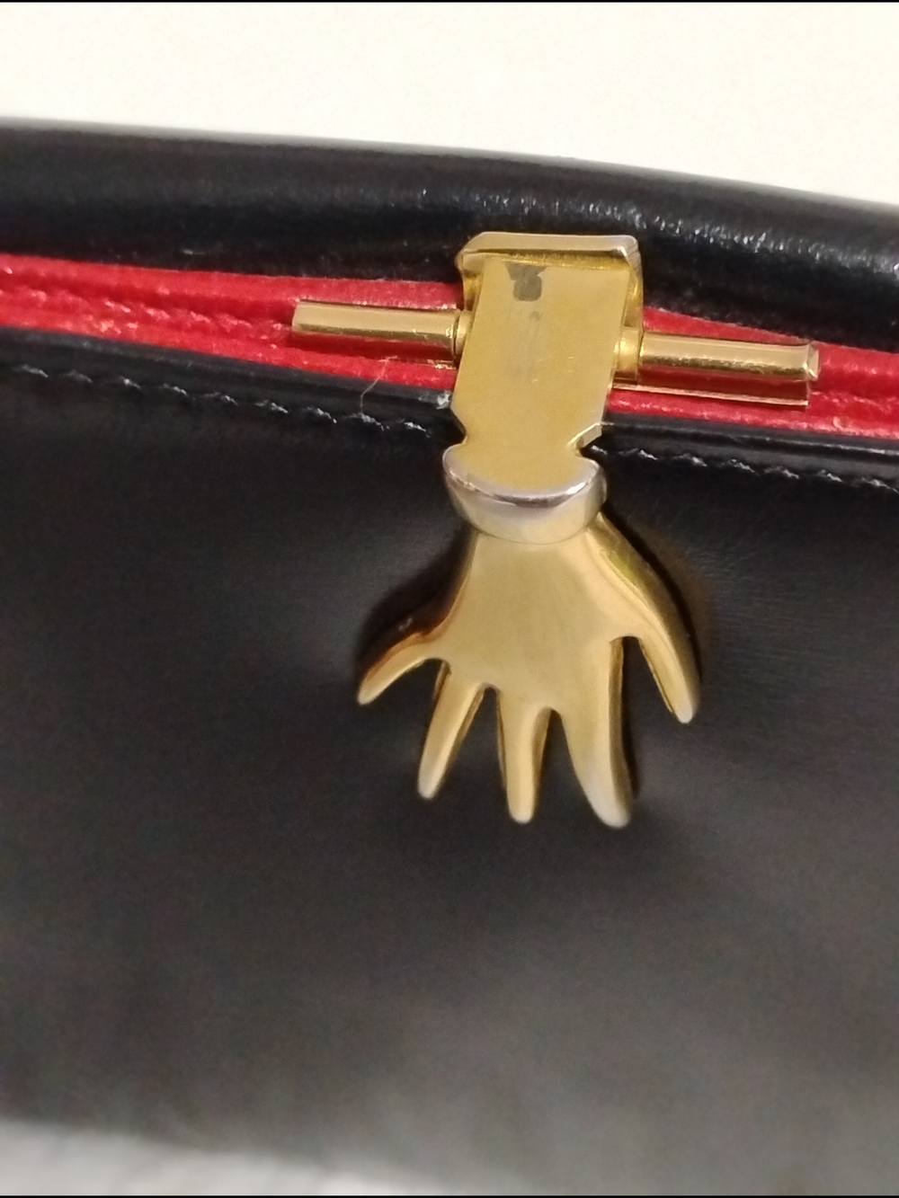 Vintage Gucci Leather " Hand of Gucci"  Clasp Wallet  Circa 1970s - Picture 12 of 15